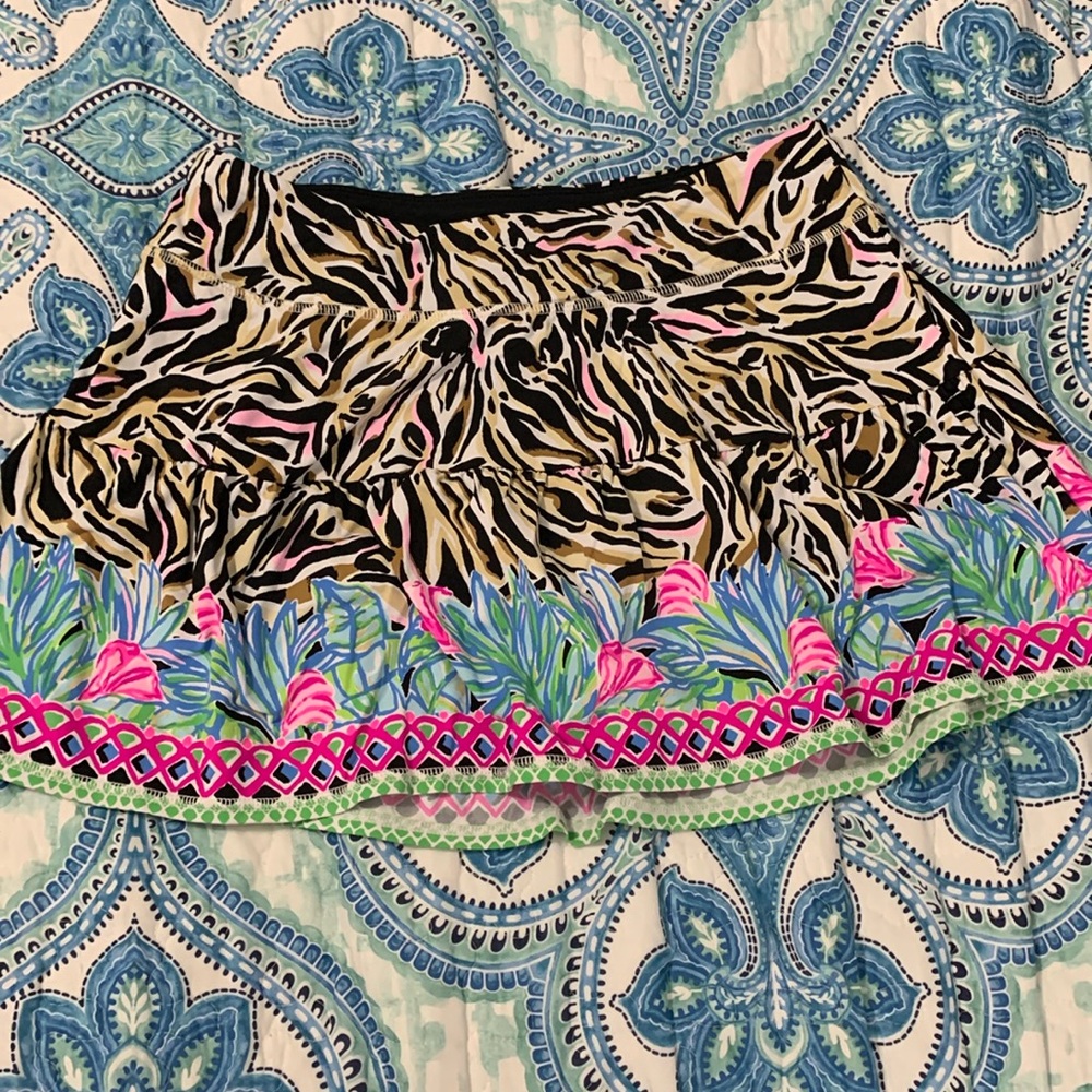 Sz S Lilly Pulitzer Luxletic Skirt w built in shorts
